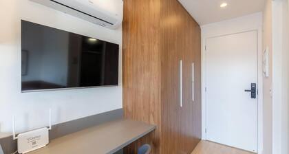 Studio in Condo w/ gym 350m From PUC Ebi0603
