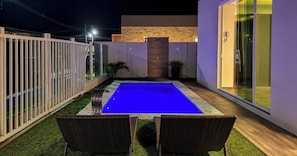 Deluxe House, 3 Bedrooms, Pool Access, Lake View | Pool | 2 outdoor pools