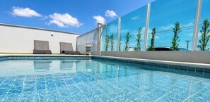 Rumah Deluks, 3 kamar tidur, akses ke kolam renang, pemandangan danau | Kolam renang | 2 kolam renang outdoor