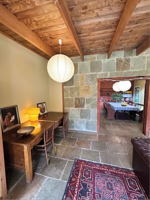 Interior - Toolebewong House – 130 Acres of Native Forest, Wildlife & Dog-Friendly Escape (Mount Toolebewong)