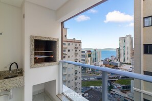 Property grounds - Apt w/ BBQ 550m From the Beach Gev1701 (Itapema)