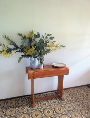 Interior - Acheron Valley Riverbend Farmstay - Private Acheron River Access on 13 Acres (Acheron)
