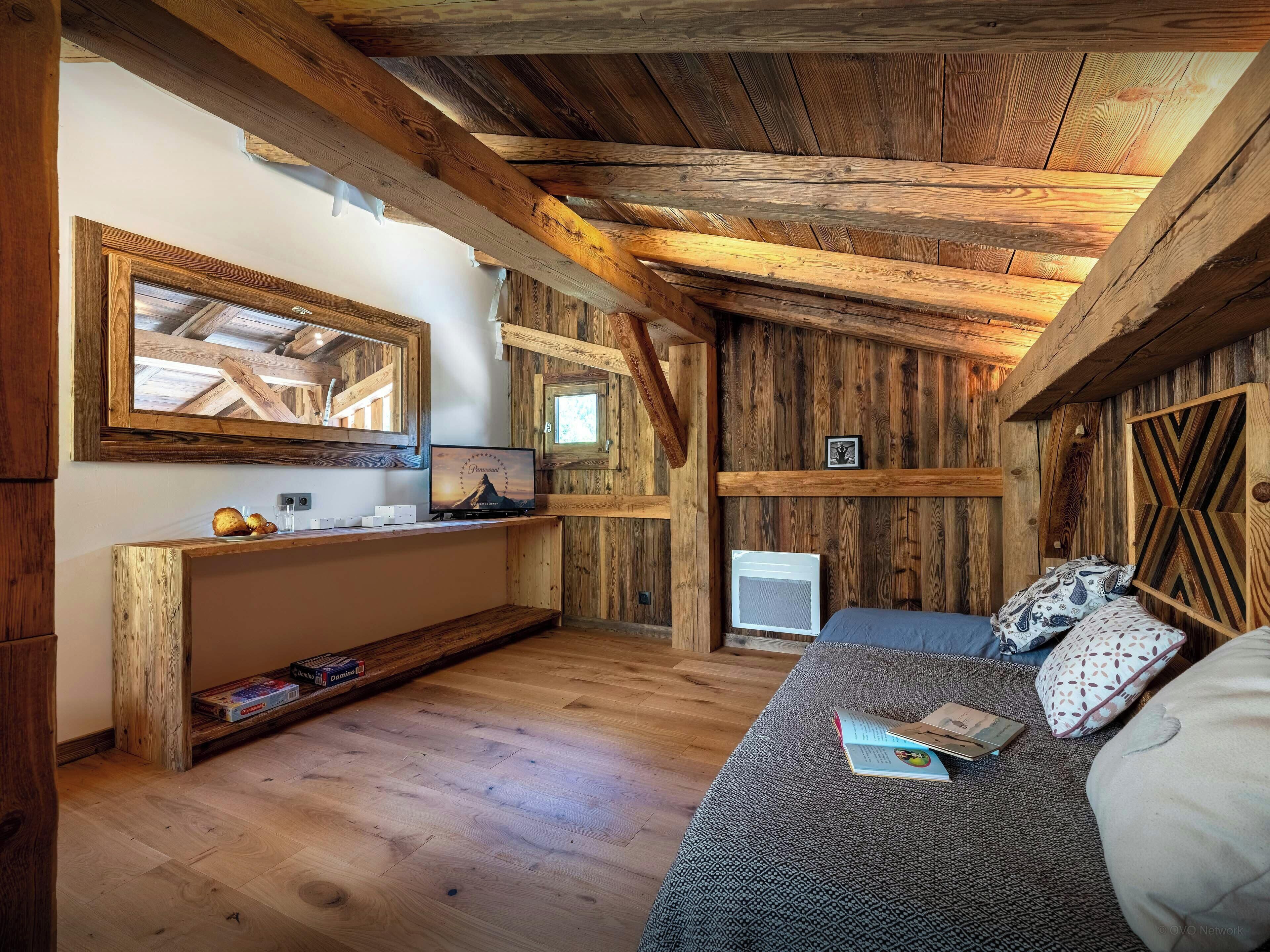 6 habitaciones, tabla de planchar con plancha, wifi y ropa de cama 