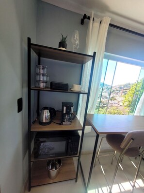 Comfort Suite, Sea View | In-room dining