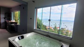 Suíte conforto, vista para o mar | Parte interna