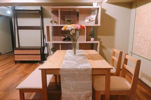 Dining - 5-person room 4th floor 10-minute train ride from Shinjuku Station, Tokyo (Shinjuku City)