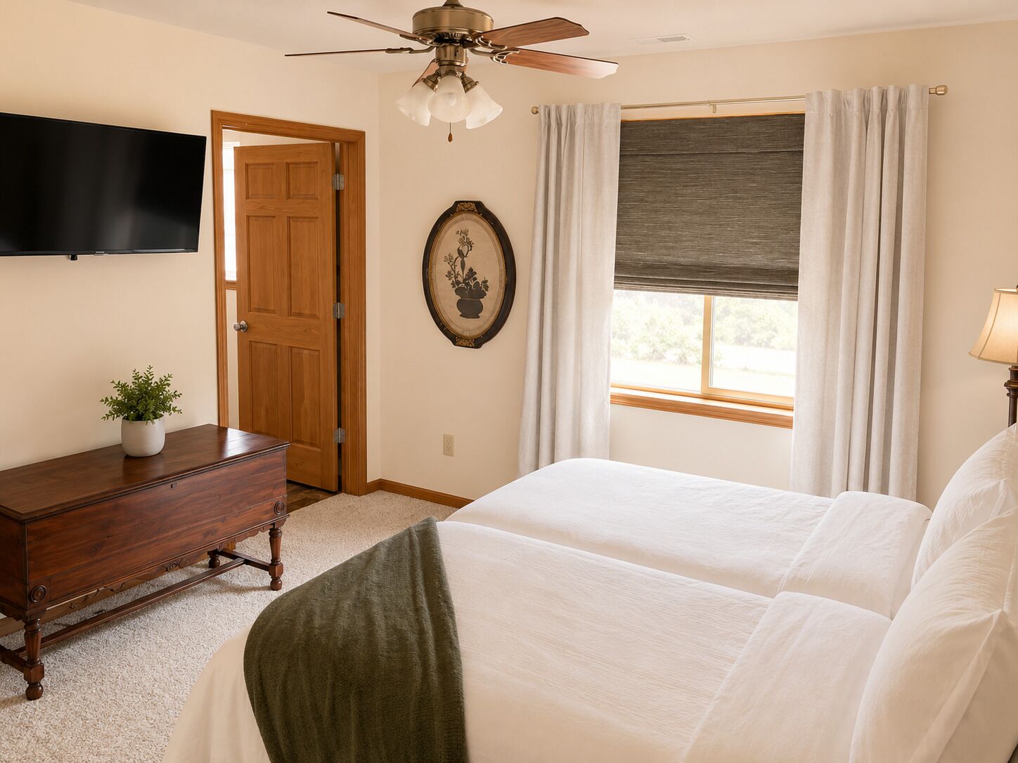 2 bedrooms, iron/ironing board, WiFi, bed sheets