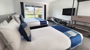 Room - Easy Access Triple Studio Apartment with Alpacas (Rotorua)