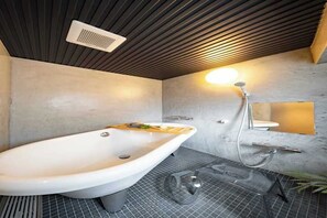 Hair dryer, bidet, towels, soap - Designer studio accommodate 4 people 5th floor / 10 min from Shinjuku and Tokyo (Shinjuku City)