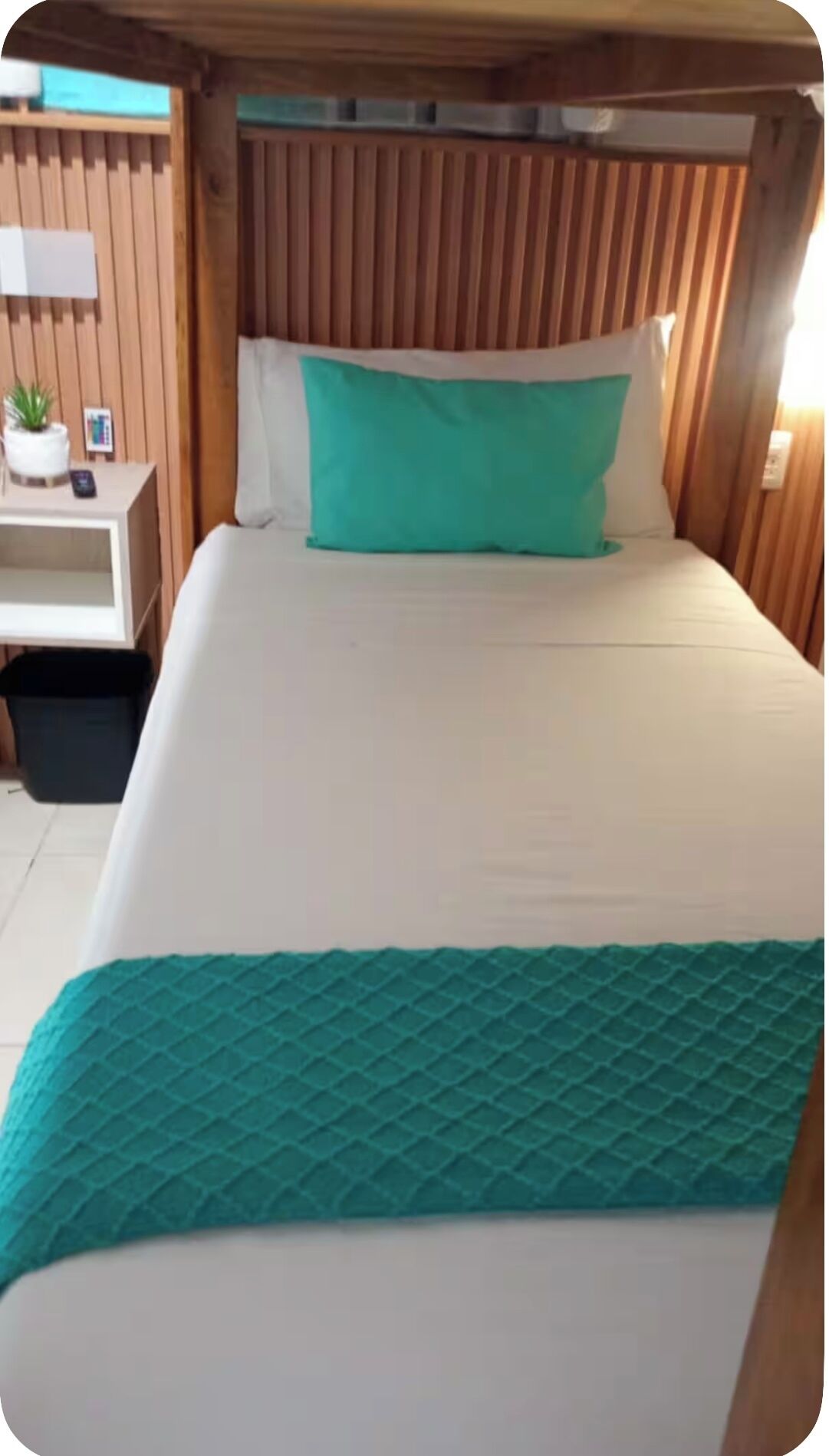 2 bedrooms, iron/ironing board, WiFi