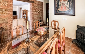 Dining - Amazing home in Iznajar (Iznajar)