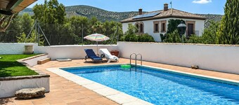 Amazing home in Iznajar