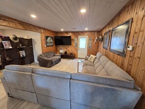 Living Room (2) - Accomodates up to 15 People (Port O`Connor)