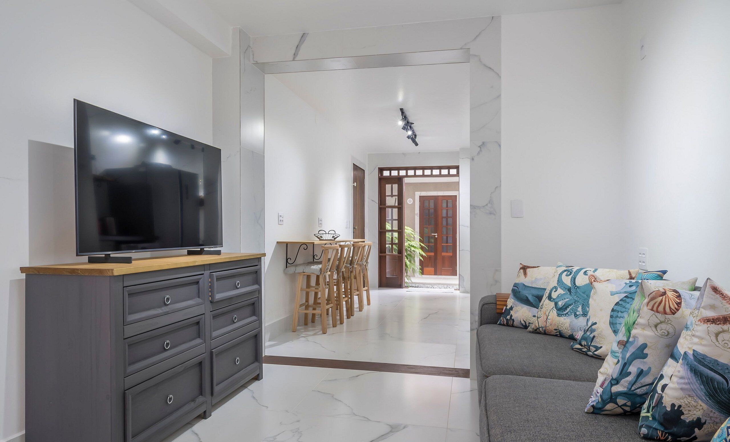 Basic Apartment | Living area | 40-inch TV with digital channels