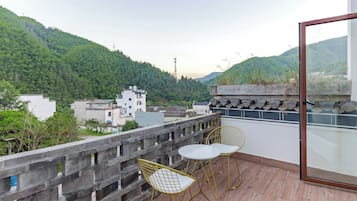 Comfort Double or Twin Room, Courtyard View | Outdoor dining