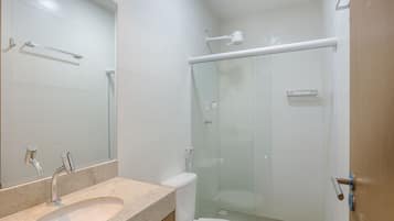 Basic Apartment | Bathroom | Shower
