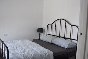 Room - 2 Bed Apartment at the Historic Braidwood Hotel (Braidwood)