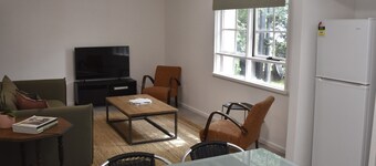 2 Bed Apartment at the Historic Braidwood Hotel
