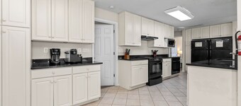 Seas the Day North | Oceanfront Views, Huge Decks & Sleeps 17