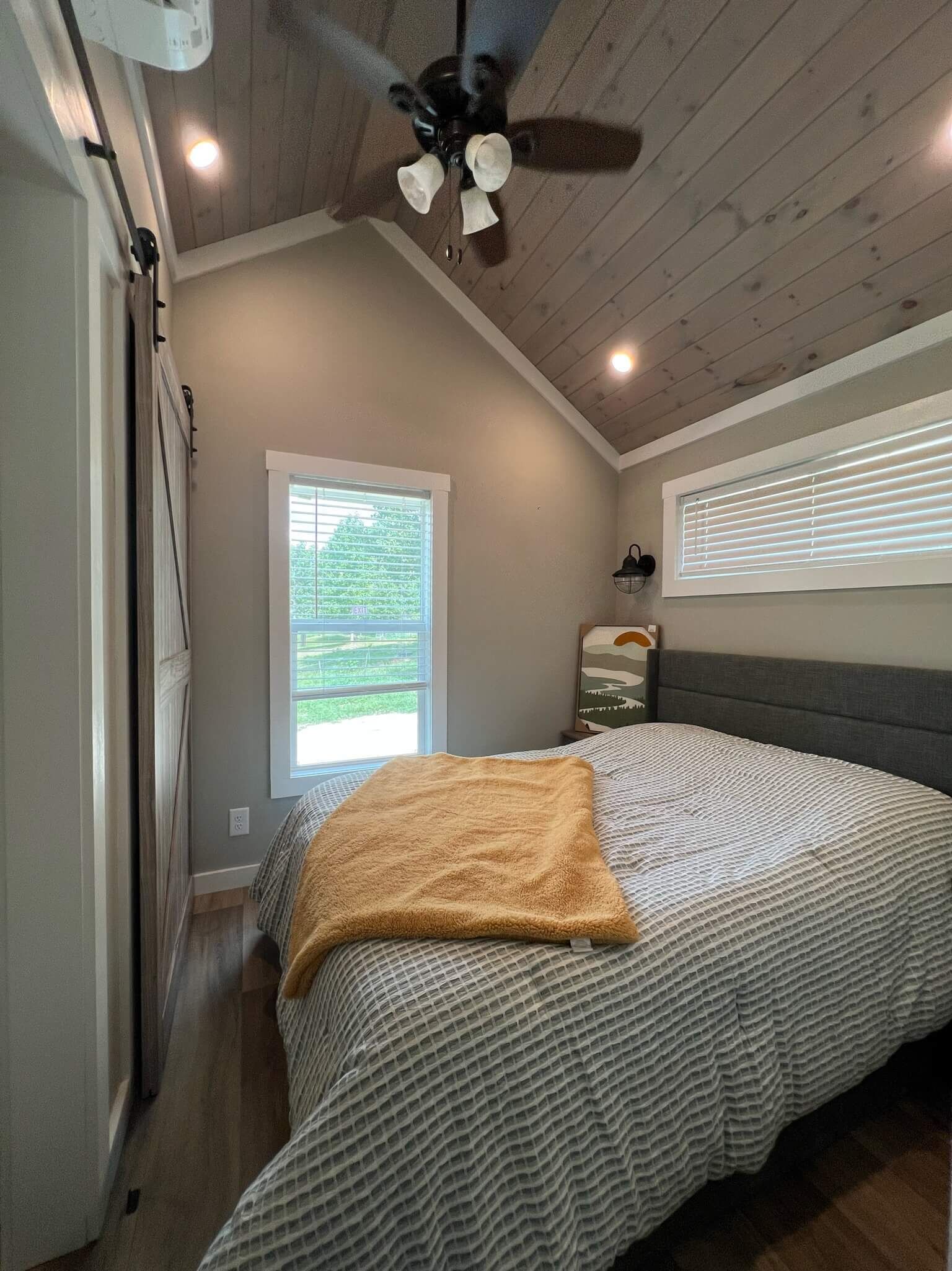 4 bedrooms, WiFi, bed sheets