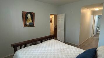 Desk, WiFi (free), bed sheets