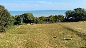 Property grounds - Seaside Serenity Escape in Westgate one bed apartment sleeps 3 (Westgate-on-Sea)