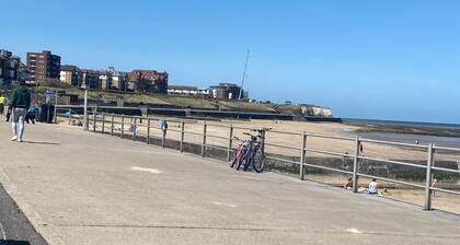 Seaside Serenity Escape in Westgate one bed apartment sleeps 3