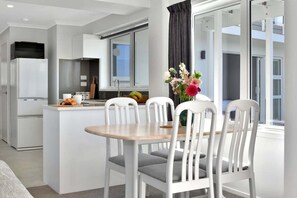 Dining - Harbour Haven (Tauranga)