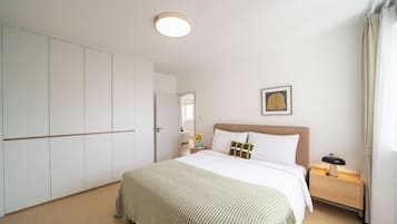 Family Apartment, 2 Bedrooms, Non Smoking, City View | Blackout drapes, soundproofing, WiFi (free)