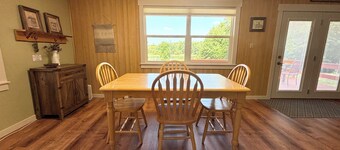 The Lake Haus: Peaceful 2BR Waterfront Getaway on Elm Island Lake