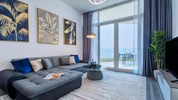 Economy Villa, Balcony, City View | Living area