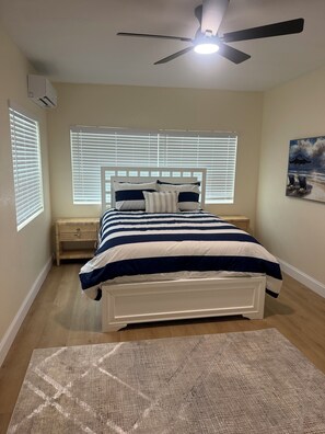 Iron/ironing board, WiFi, bed sheets - Coastal Haven Getaway 2 (Treasure Island)