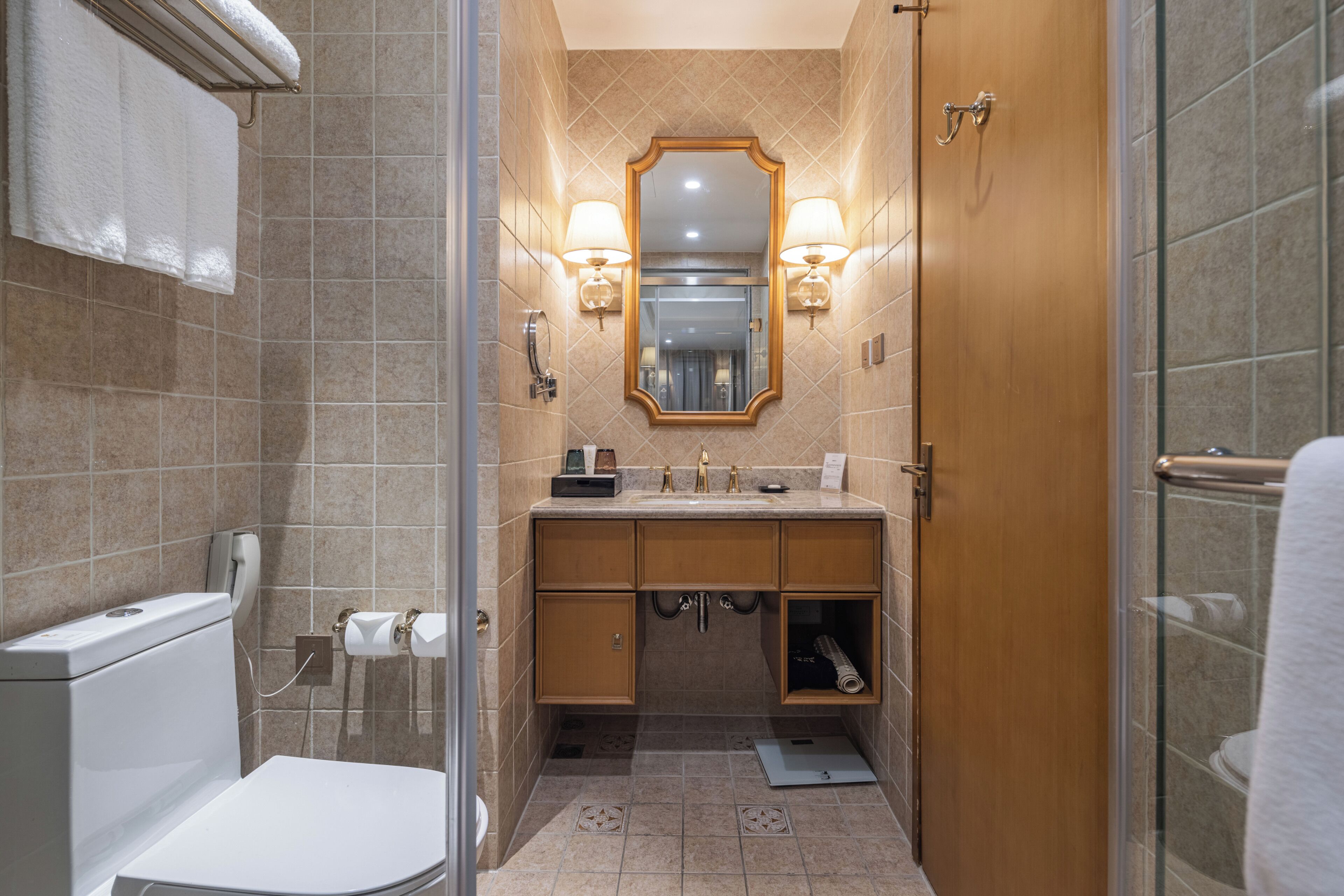 Family Triple Room | Bathroom | Free toiletries, hair dryer, slippers, towels