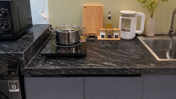 Unclassified image, 1 of 40, button