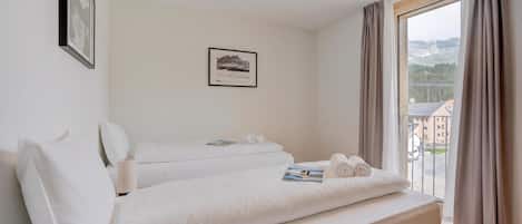 2 bedrooms, WiFi (free), bed sheets