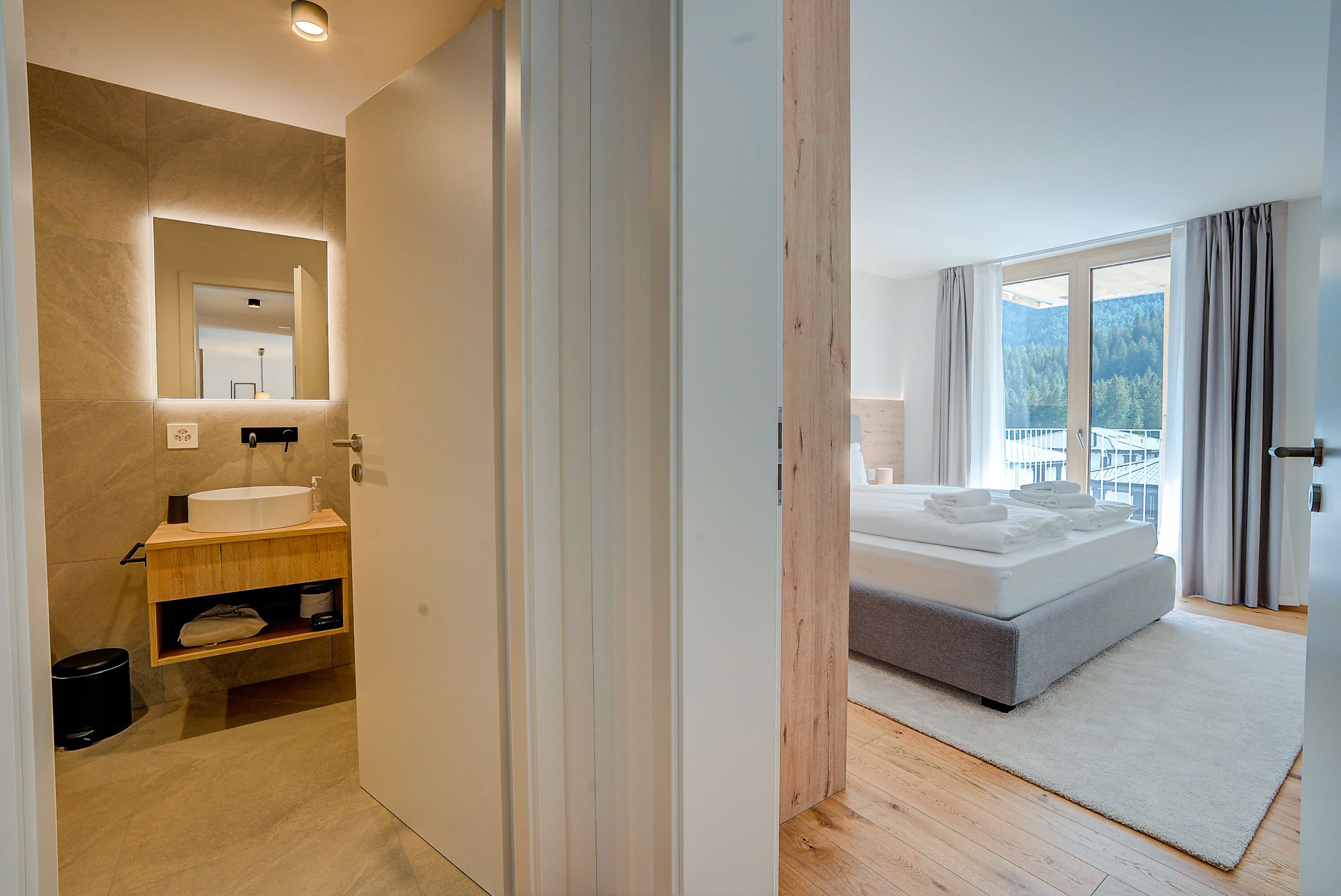 WiFi (free), bed sheets