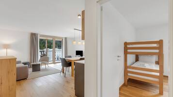 2 bedrooms, WiFi (free), bed sheets