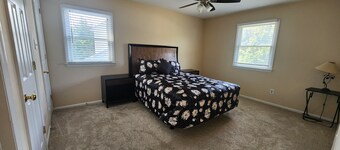 Relax 'N Recharge @ beautiful 4-bedroom house with pool in welcoming Wilmington