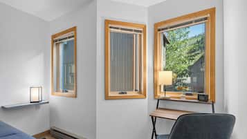 Desk, iron/ironing board, WiFi (free)