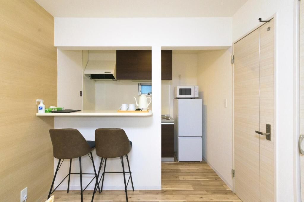Fridge, microwave, stovetop, cookware/dishes/utensils
