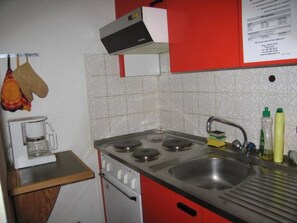 Private kitchen - Chasa Suzöl, (Lavin) by Interhome (Lavin)