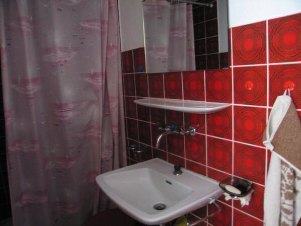 Bathroom - Chasa Suzöl, (Lavin) by Interhome (Lavin)