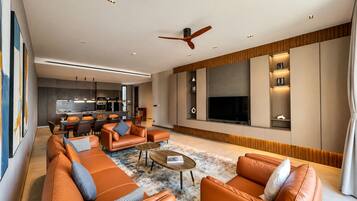Standard Apartment, 1 King Bed with Sofa bed, Balcony, Courtyard View | In-room safe, desk, blackout drapes, soundproofing