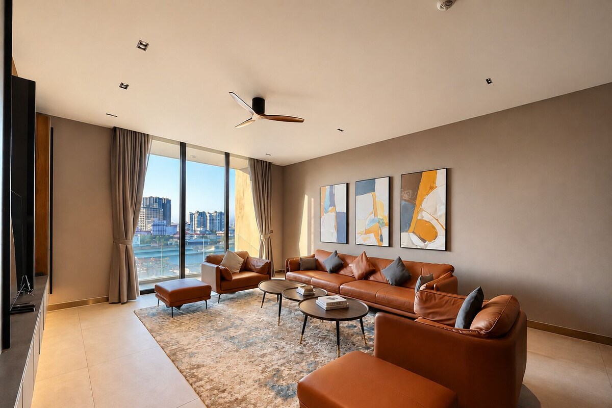 Appartement luxueux, 3 chambres, vue sur la ville | Aire de séjour | Téléviseur connecté, foyer, lecteur de DVD, films en primeur