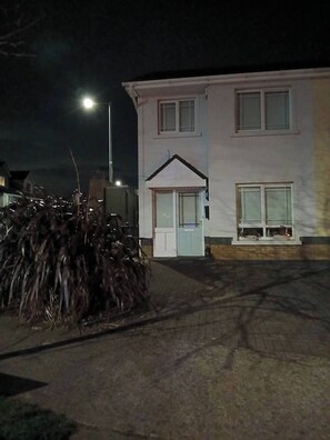 Shared Dormitory, 1 Bedroom | Exterior - Room-peaceful Place Balrothery (Balrothery)