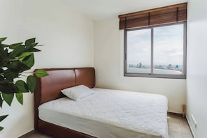 3 bedrooms - 2 Bedroom High Floor Sea View Unit (Pattaya)