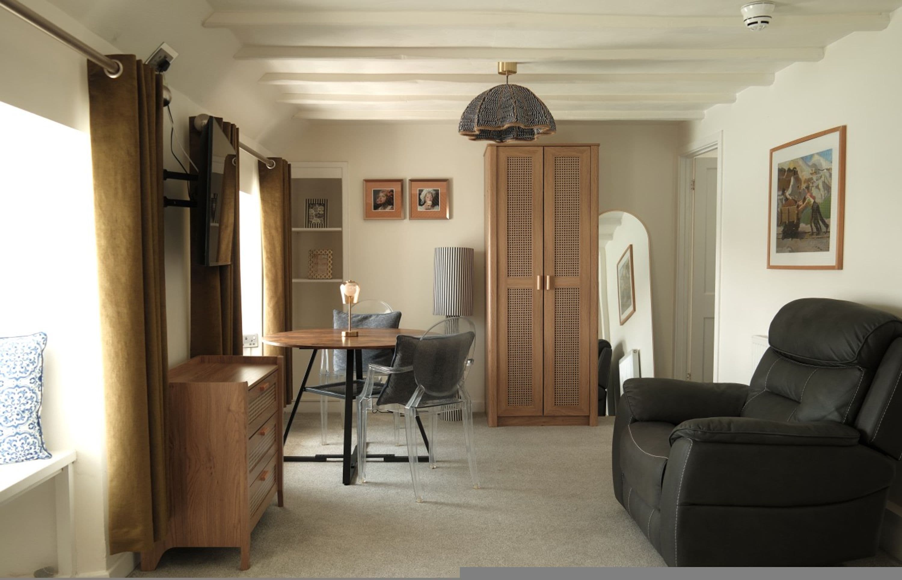 House | 1 bedroom