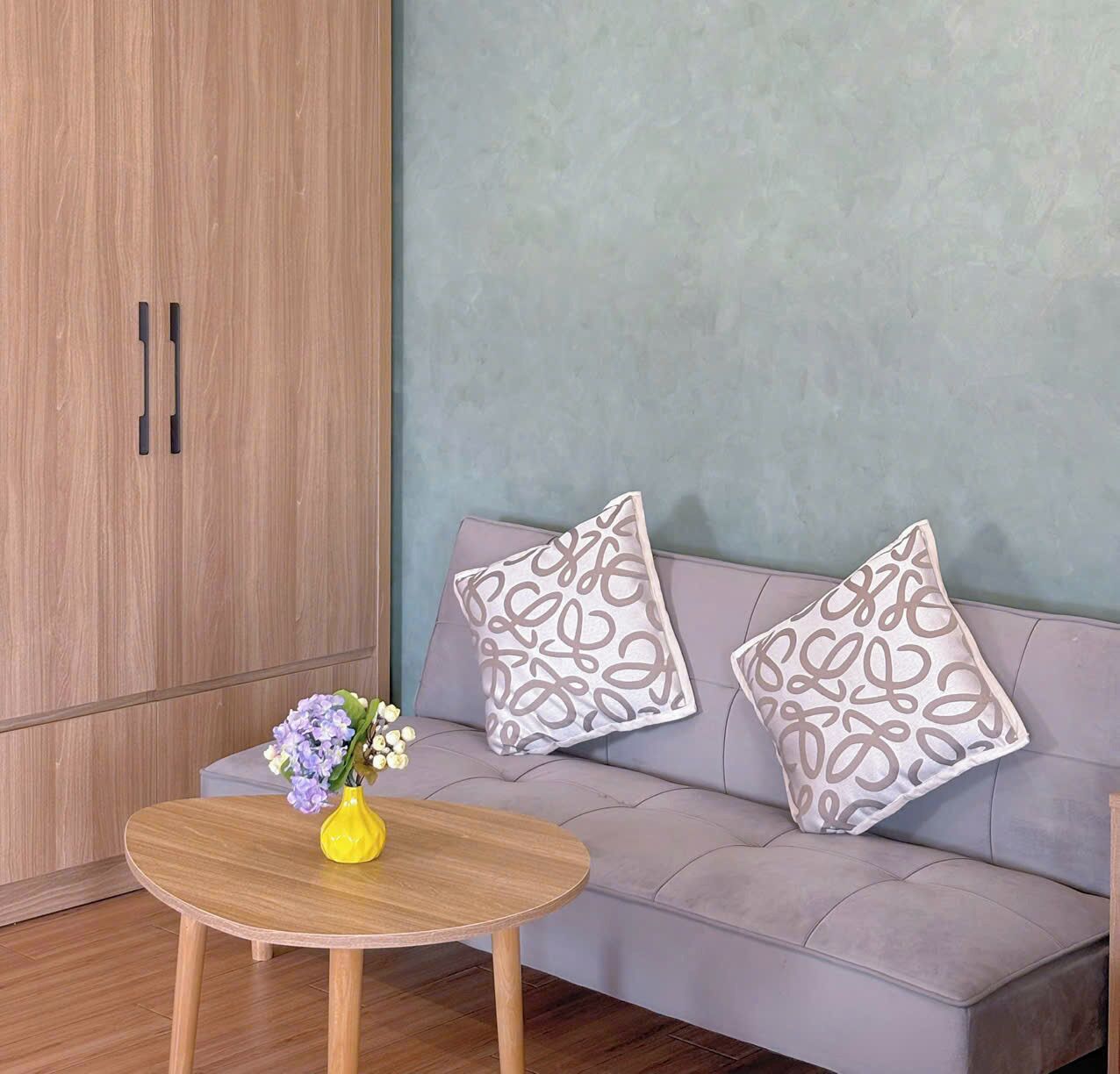 Double Room, City View | Living area