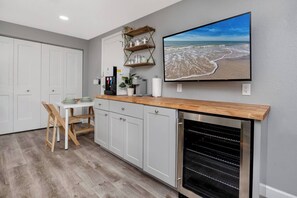 Coffee/tea maker, microwave, toaster, highchair - Largo Palms Suite by Indian Rocks Beach (Largo)