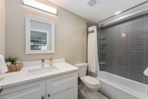 Bathroom - Largo Palms House by Indian Rocks Beach (Largo)